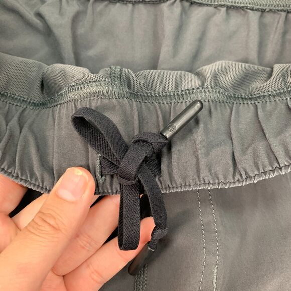 Lululemon Short Mens M Medium Charcoal Gray Elasticated Waistband Active Workout - Picture 4 of 12